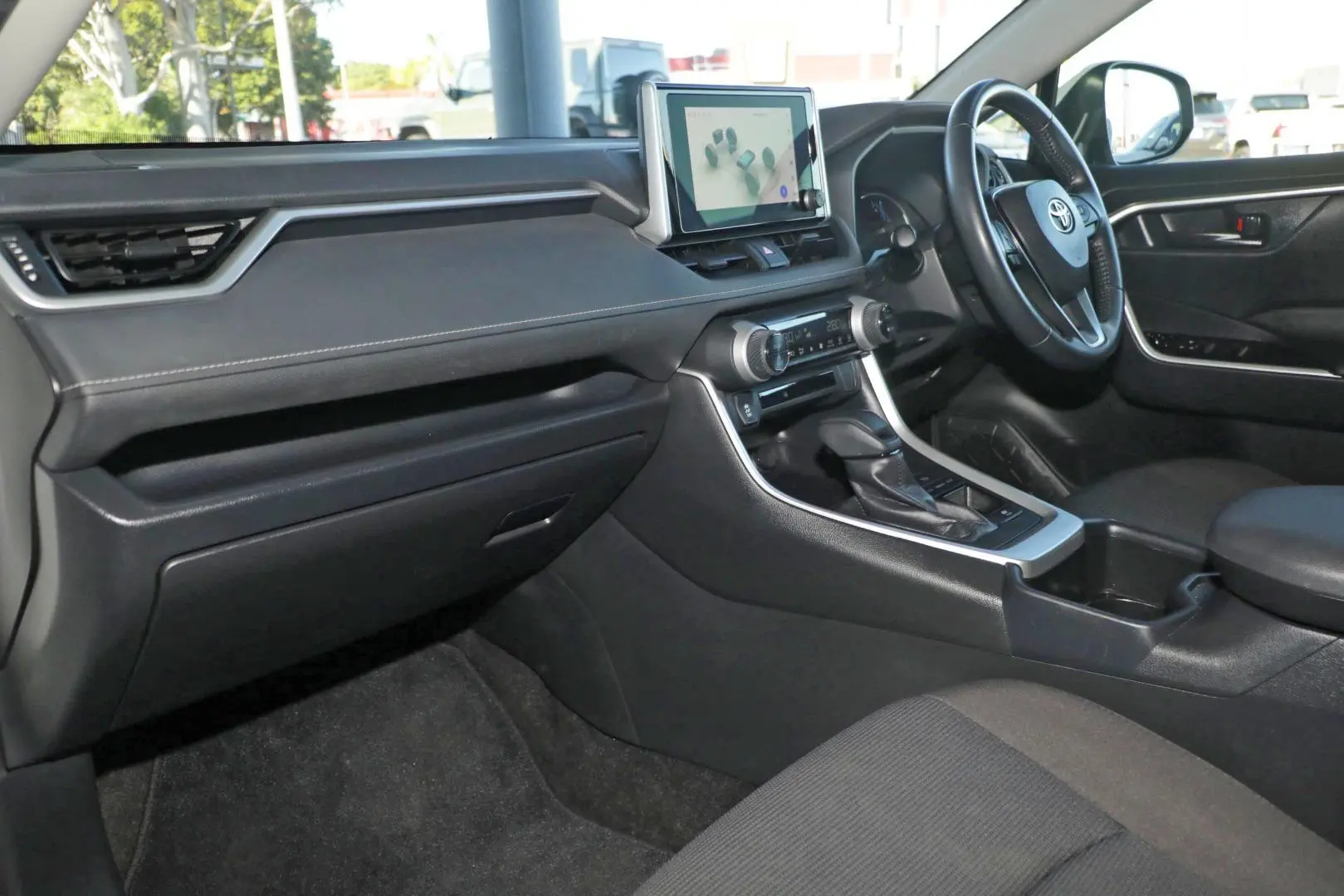 2023 Toyota RAV4 Gallery Image 8