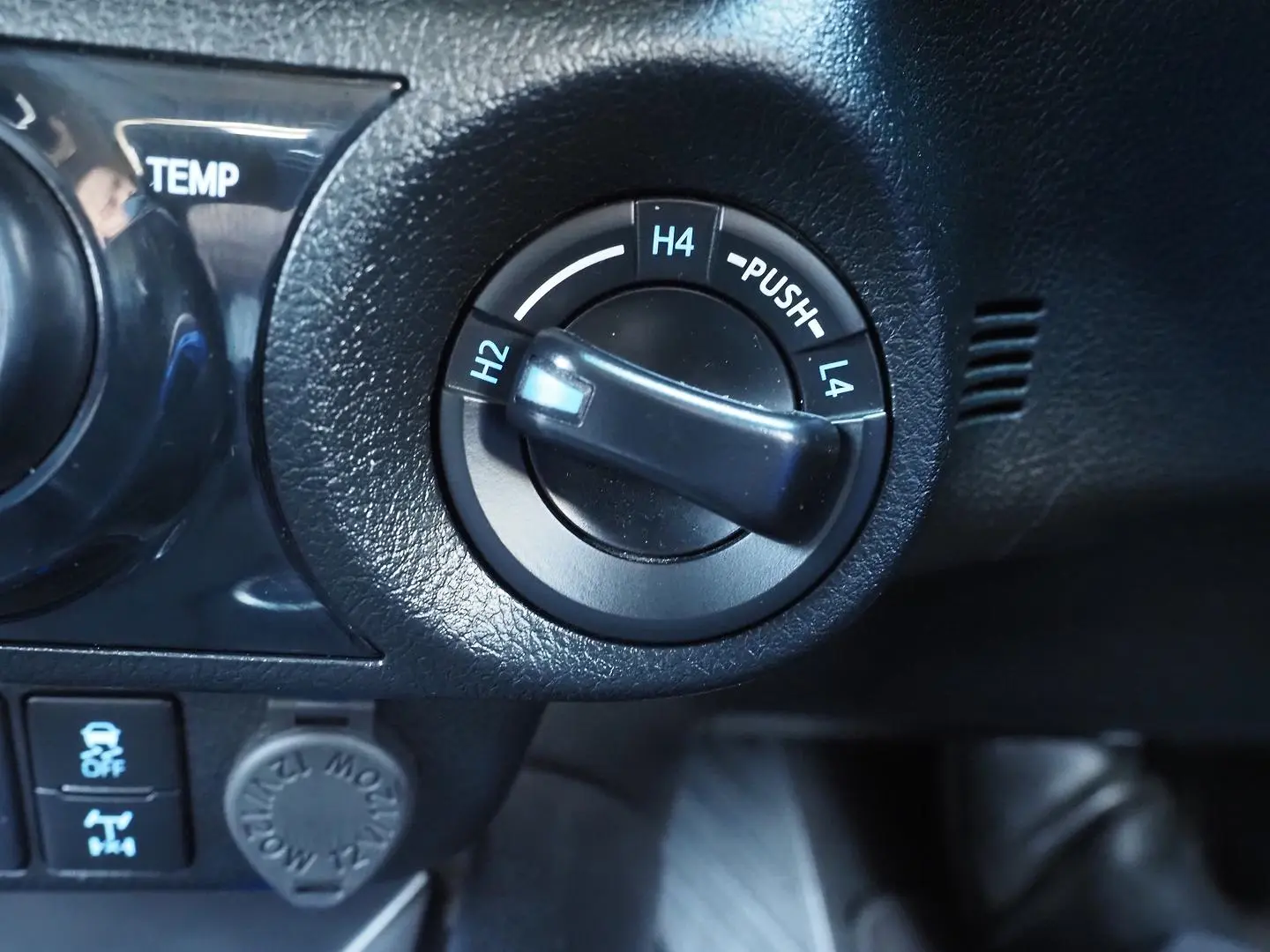 2025 Toyota Hilux Gallery Image 35