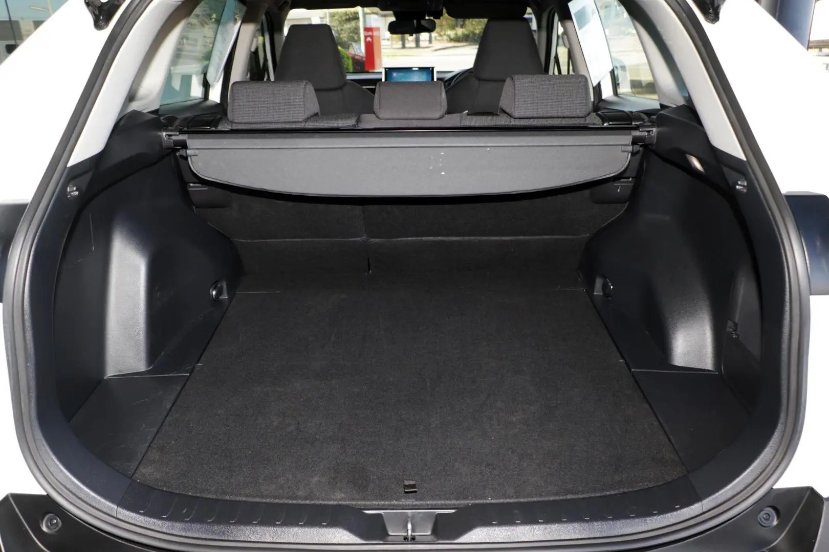 2025 Toyota RAV4 Gallery Image 24