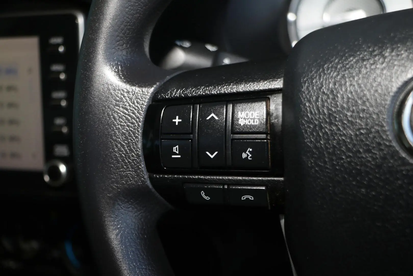 2020 Toyota Hilux Gallery Image 13