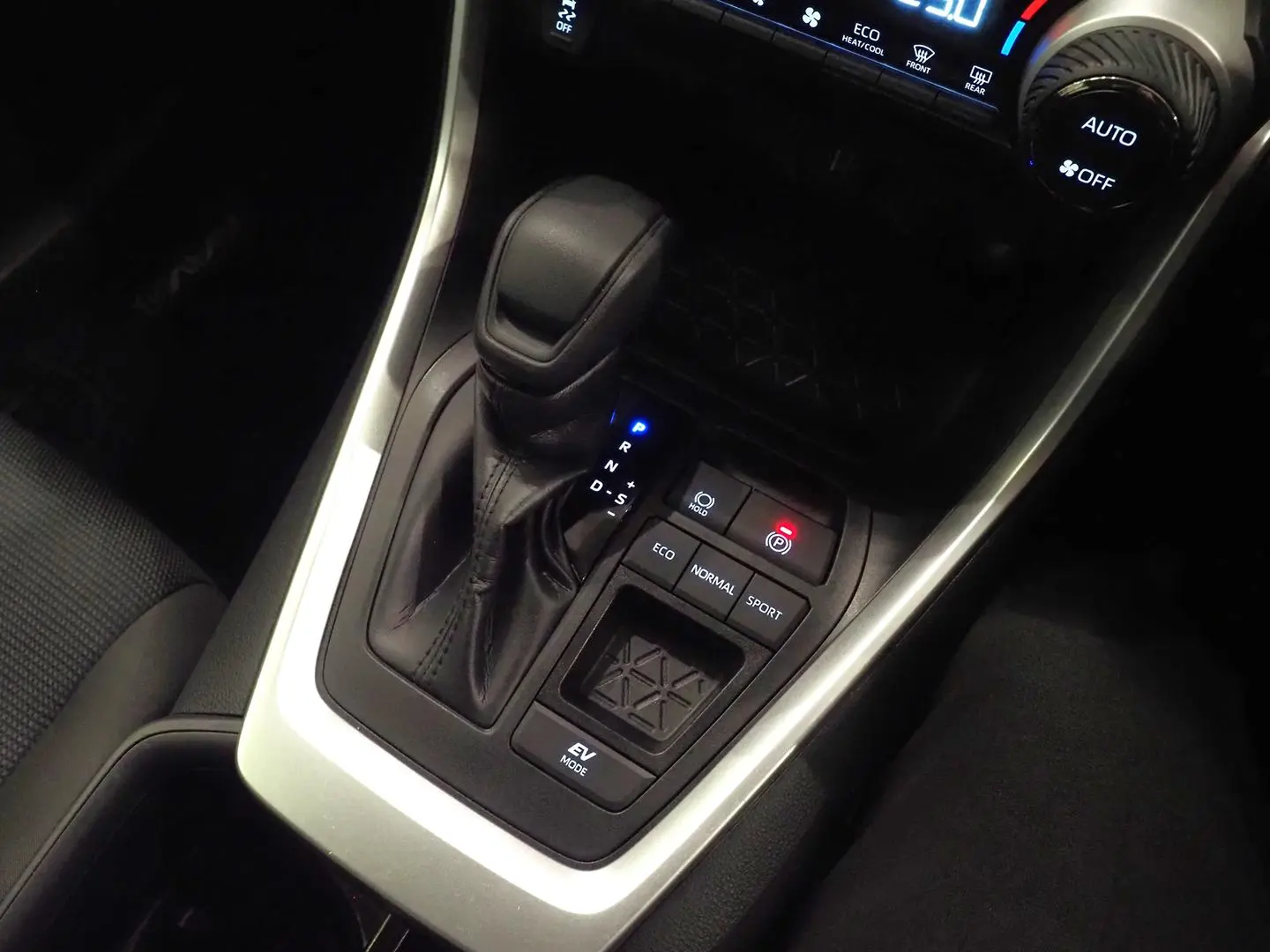2024 Toyota RAV4 Gallery Image 19