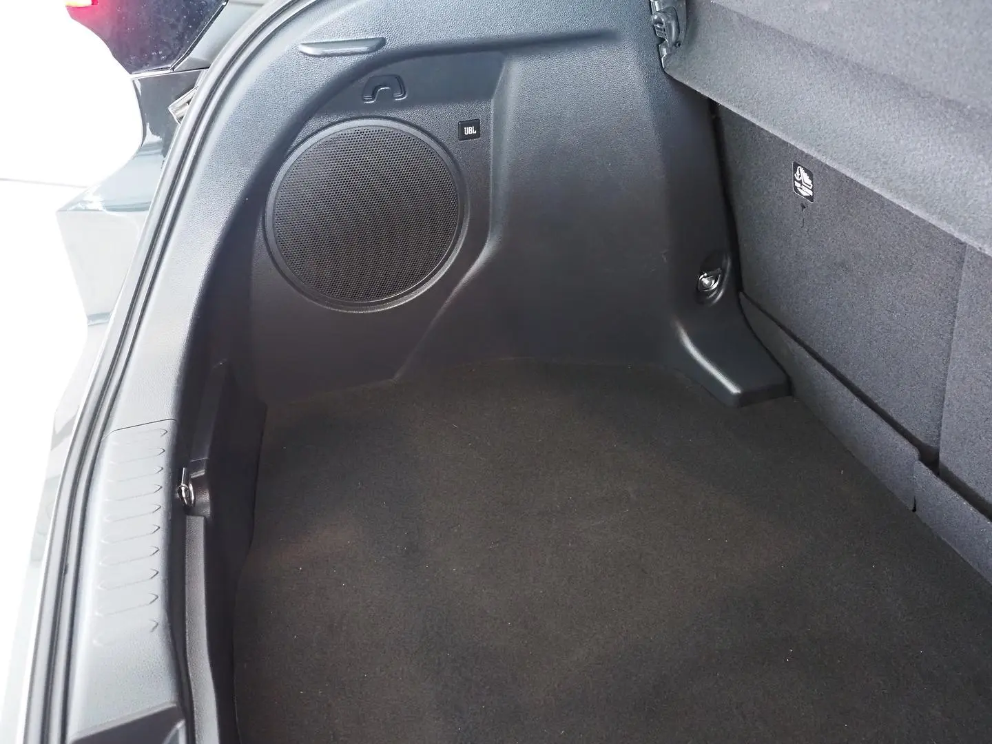 2024 Toyota C-HR Gallery Image 14