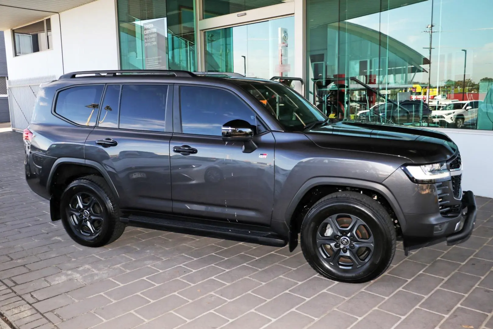 2023 Toyota Landcruiser Gallery Image 6