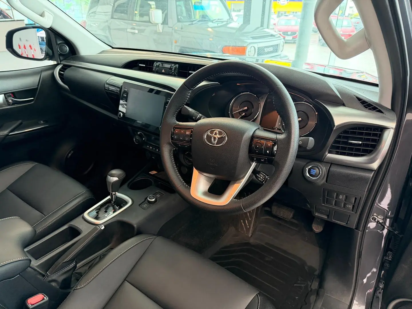 2025 Toyota Hilux Gallery Image 4