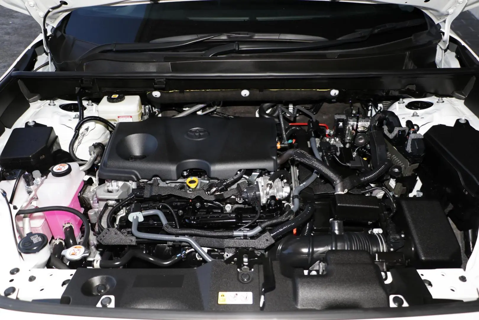 2025 Toyota RAV4 Gallery Image 21
