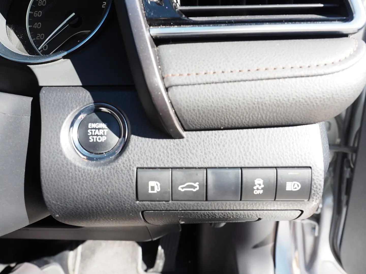 2018 Toyota Camry Gallery Image 26