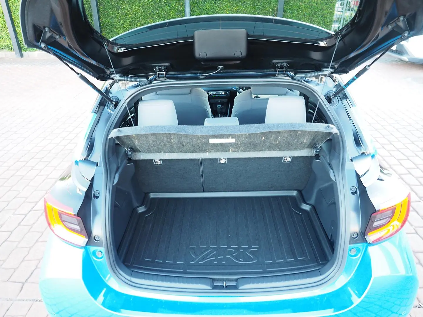 2021 Toyota Yaris Gallery Image 12