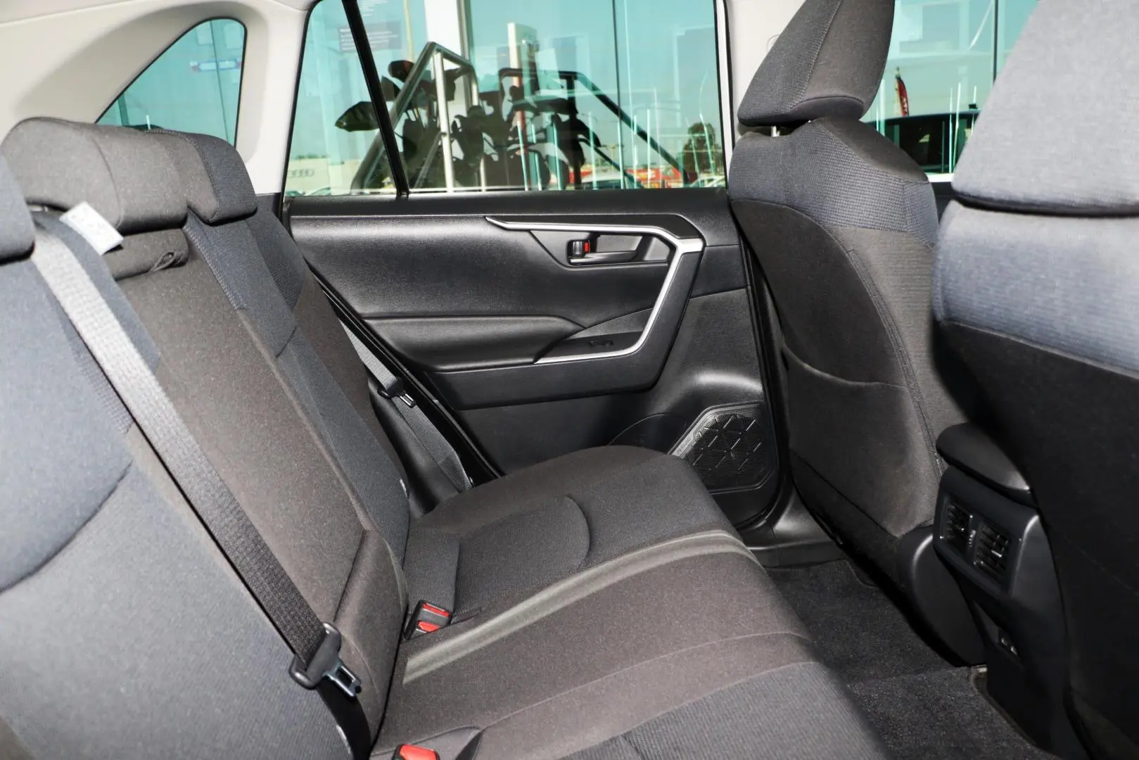 2025 Toyota RAV4 Gallery Image 10