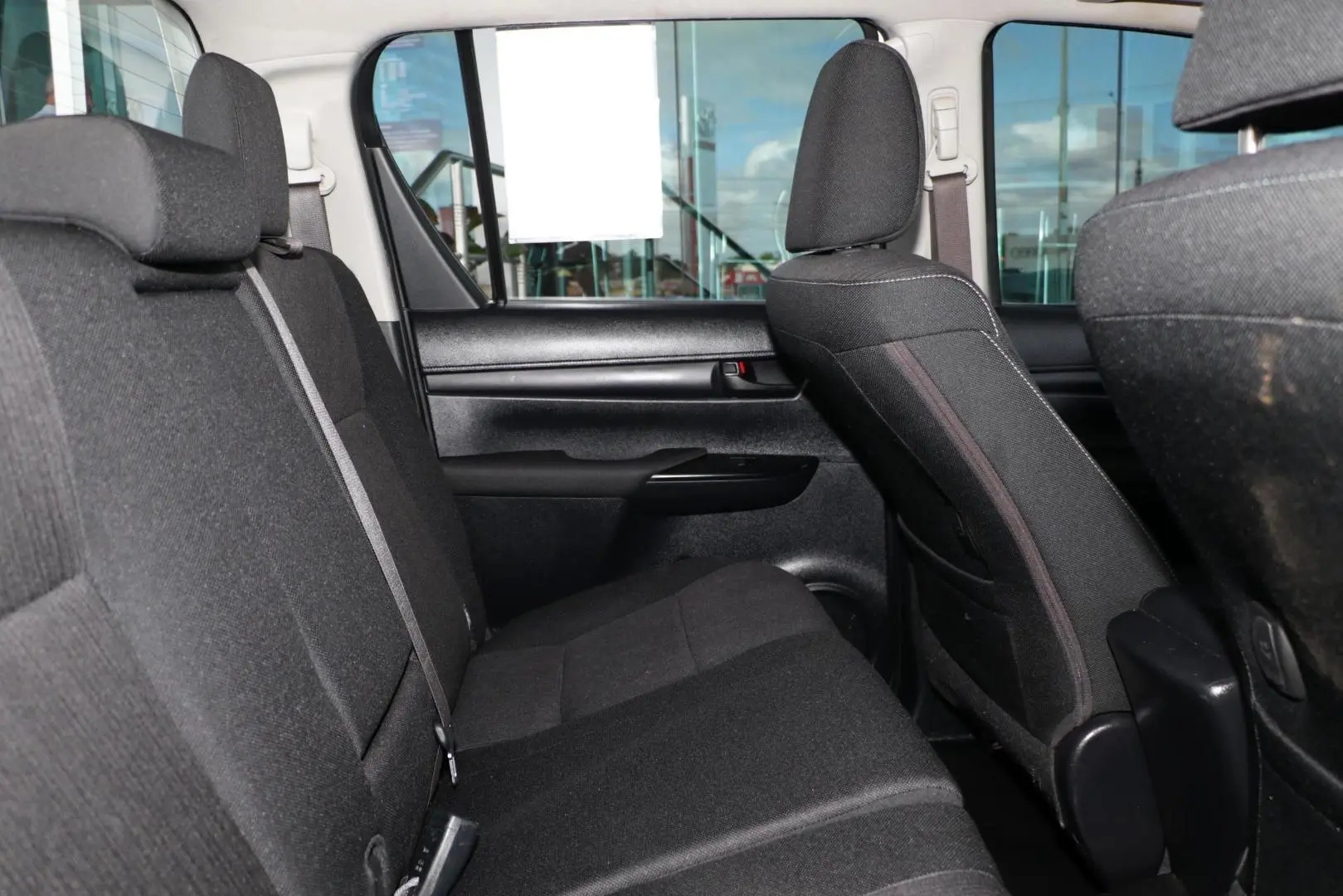 2019 Toyota Hilux Gallery Image 9