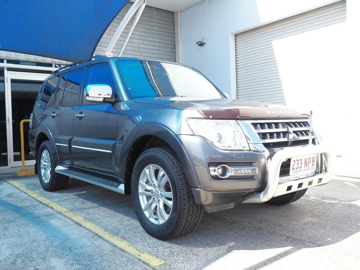 2016 Mitsubishi Pajero Gallery Image 1