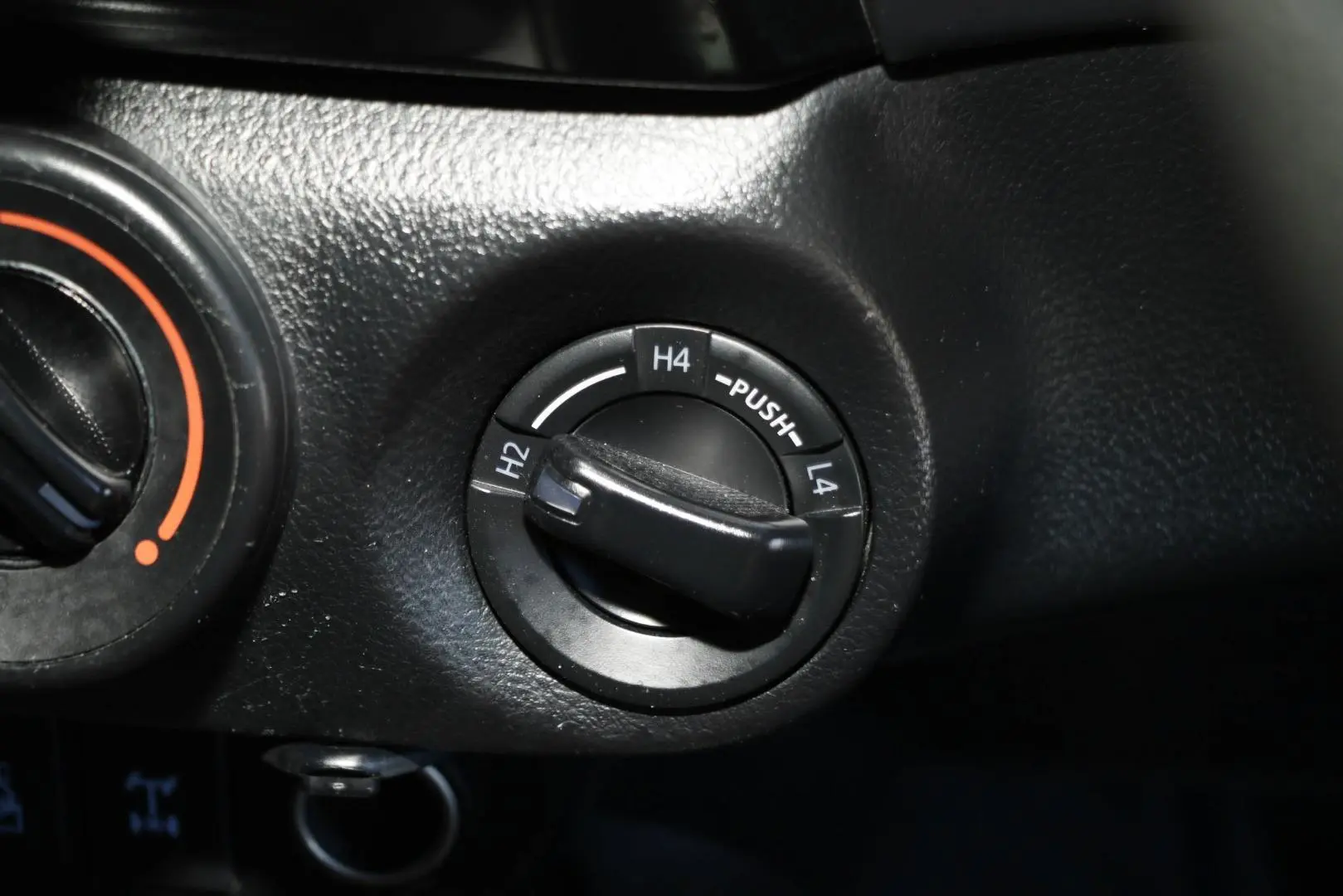 2017 Toyota Hilux Gallery Image 14