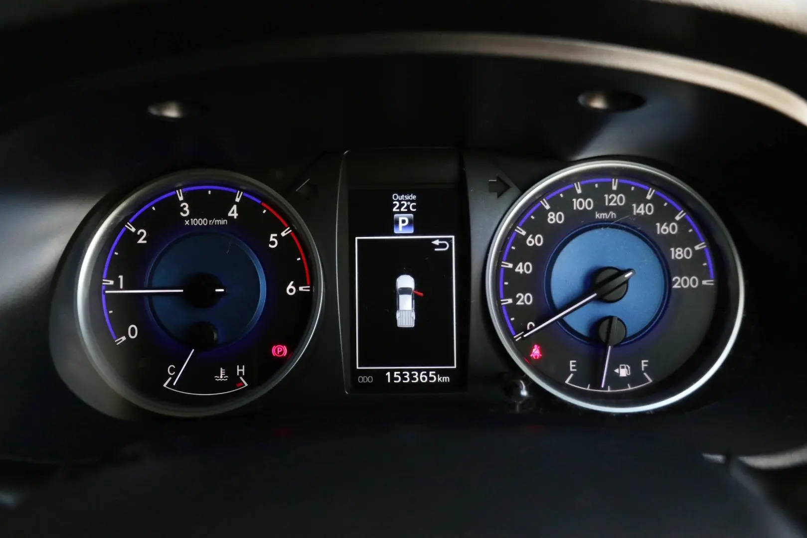 2016 Toyota Hilux Gallery Image 12