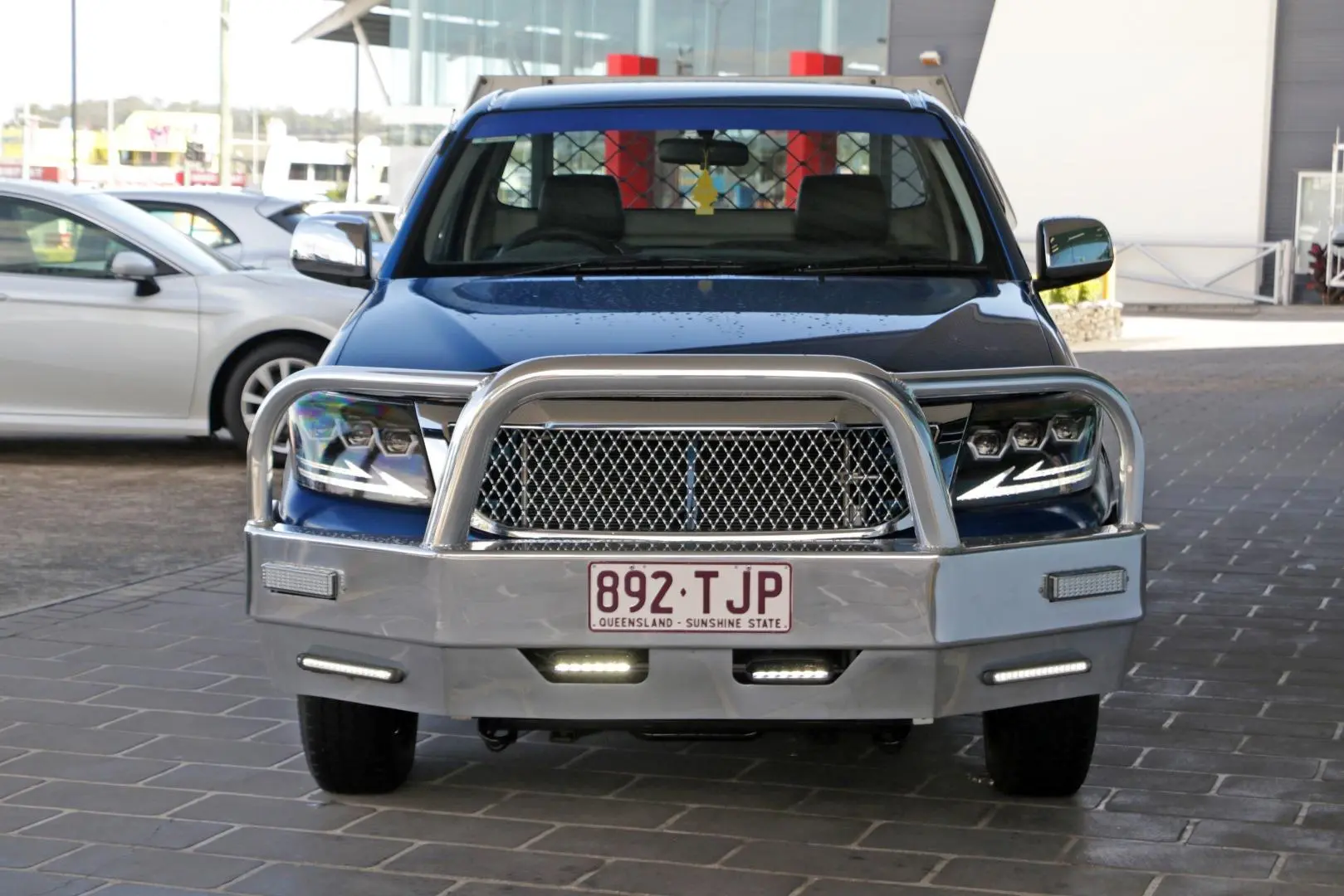2013 Toyota Hilux Gallery Image 3