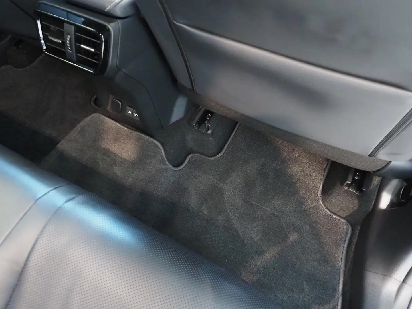 2024 Lexus NX Gallery Image 17