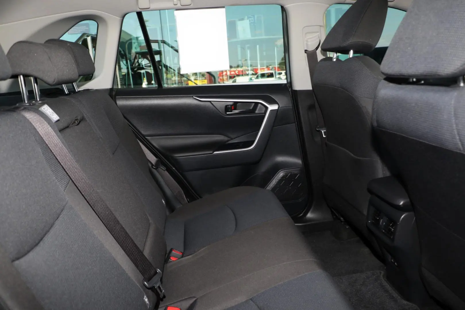 2025 Toyota RAV4 Gallery Image 10