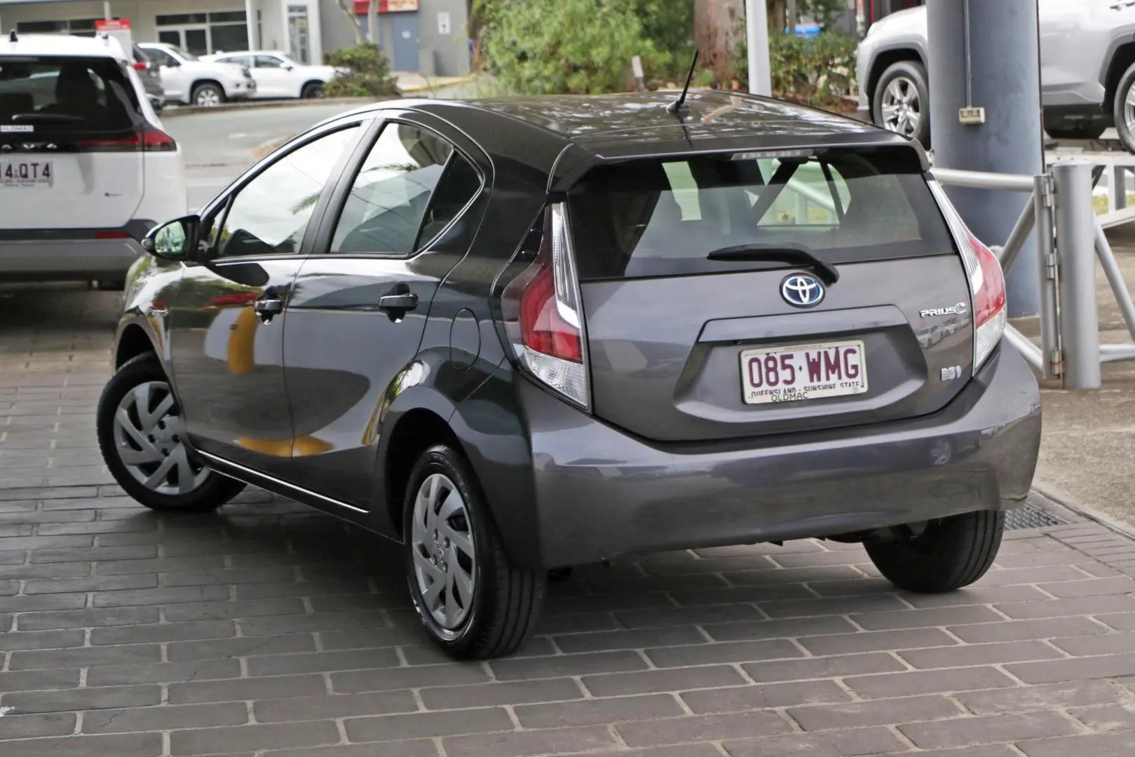 2015 Toyota Prius C Gallery Image 2