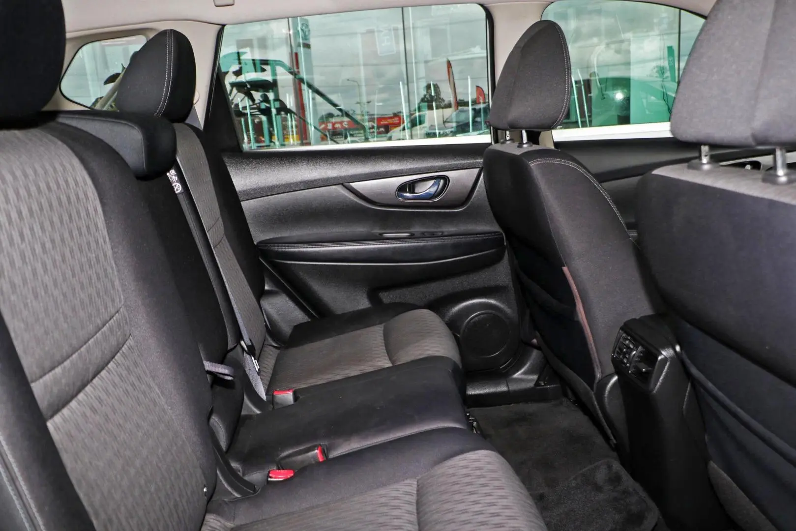 2018 Nissan X-TRAIL Gallery Image 9