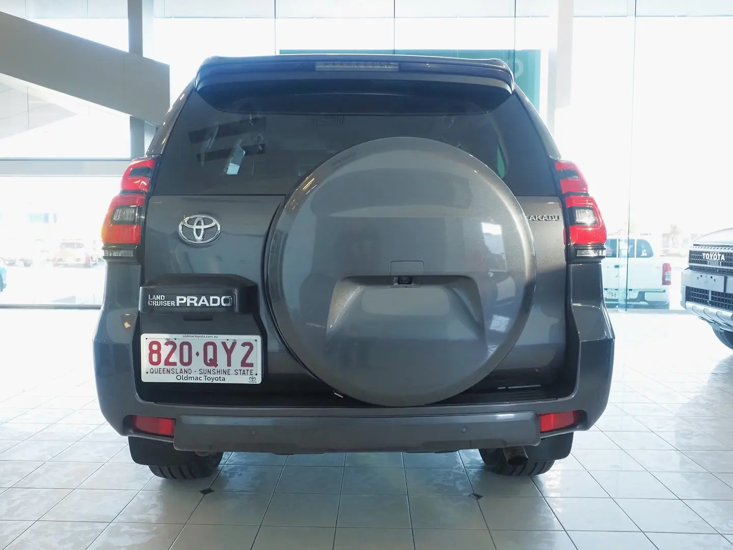 2018 Toyota Landcruiser Prado Gallery Image 10
