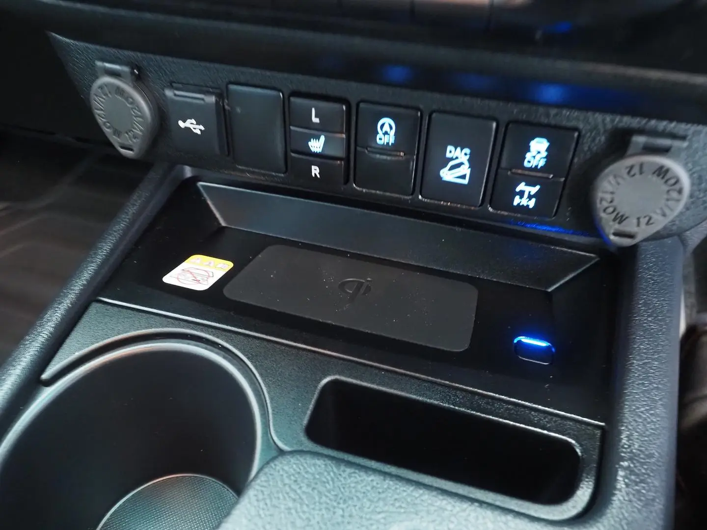 2025 Toyota Hilux Gallery Image 22