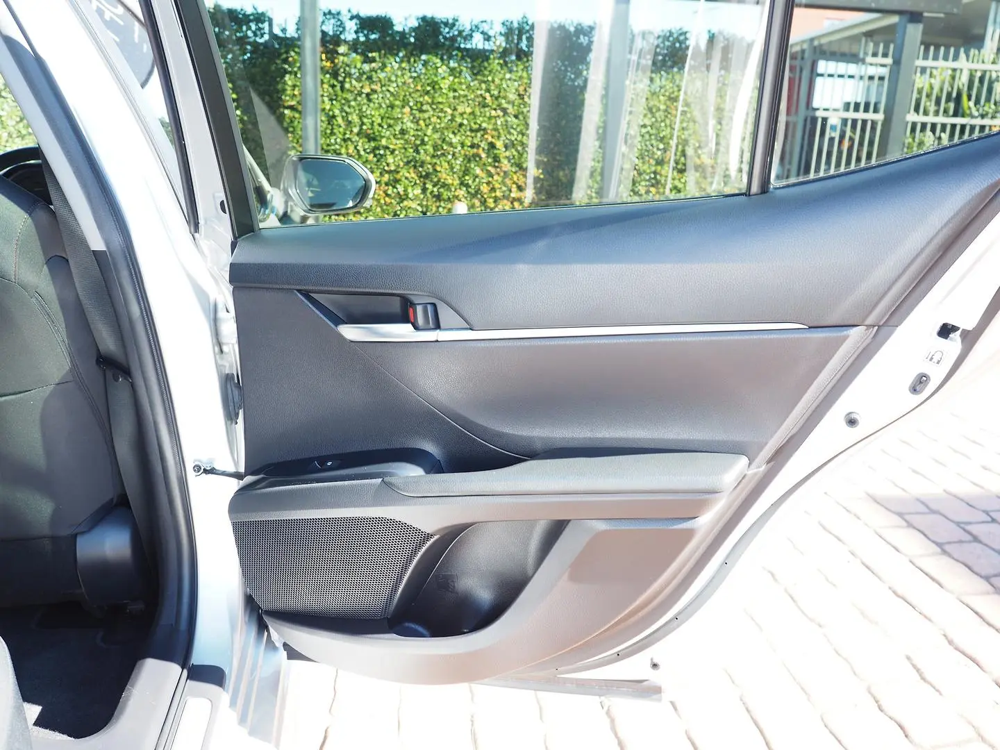 2018 Toyota Camry Gallery Image 16