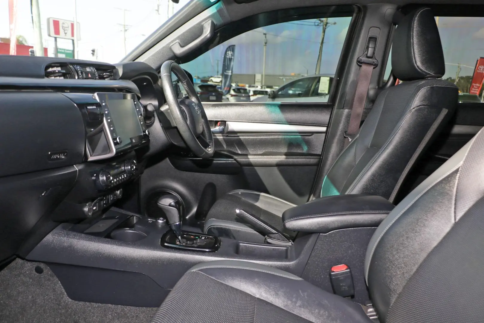 2024 Toyota Hilux Gallery Image 8