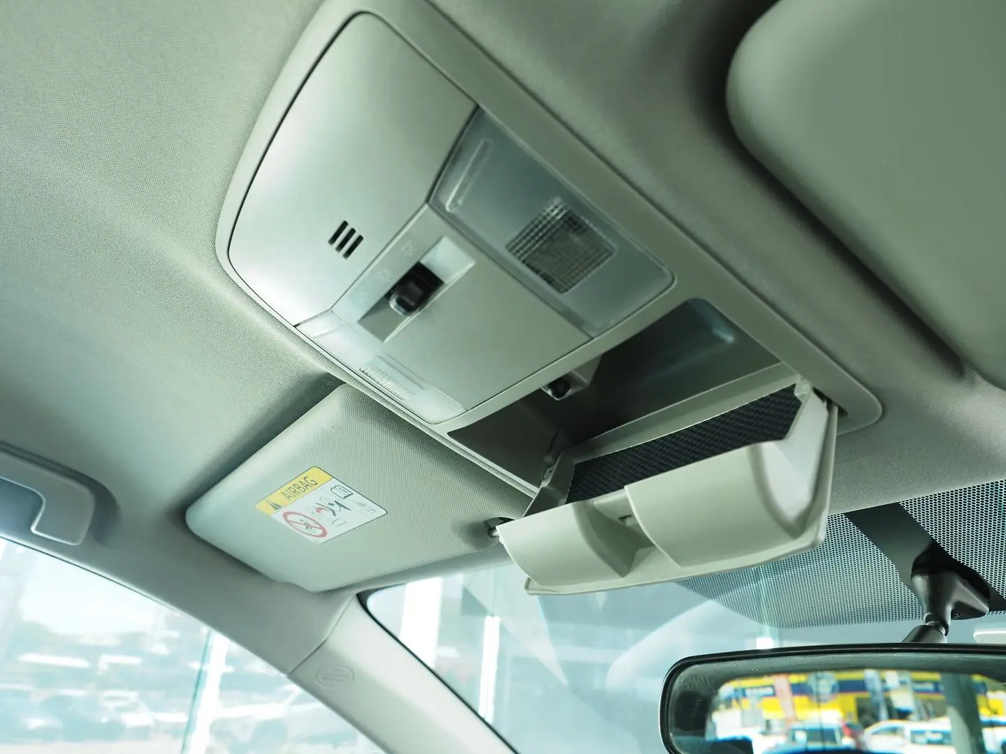 2017 Toyota RAV4 Gallery Image 25