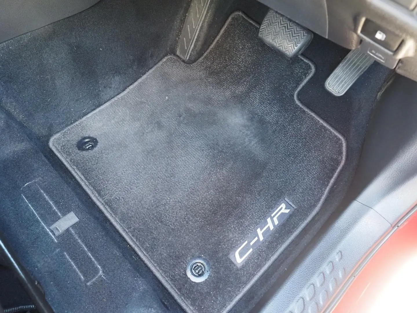 2022 Toyota C-HR Gallery Image 11