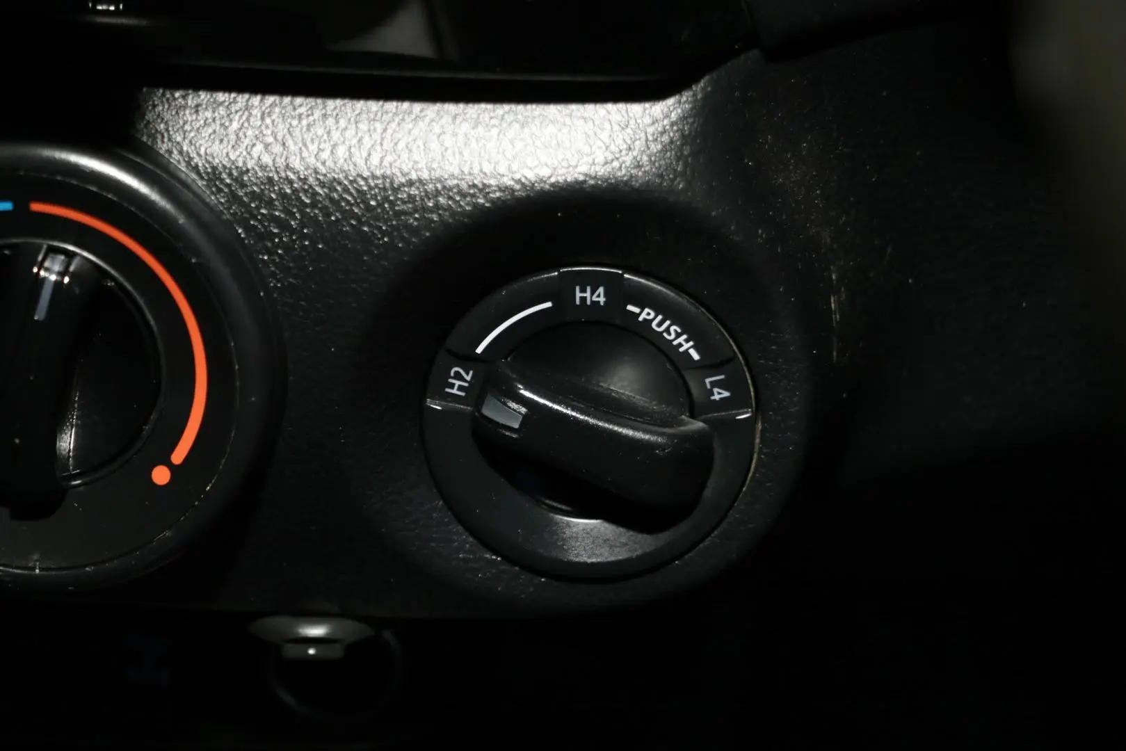 2020 Toyota Hilux Gallery Image 17