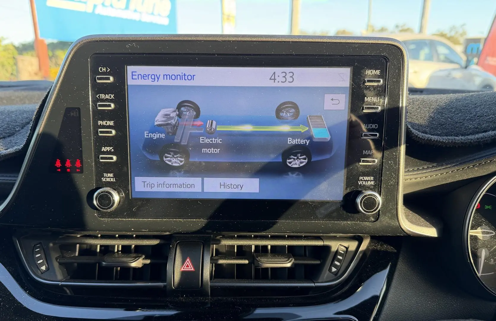 2022 Toyota C-HR Gallery Image 11