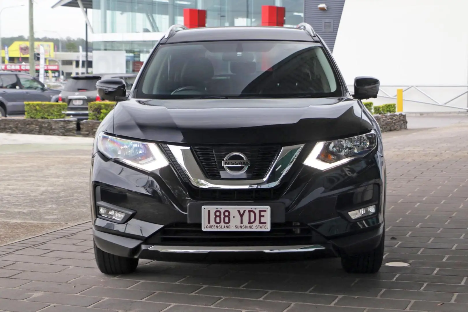 2018 Nissan X-Trail Gallery Image 3