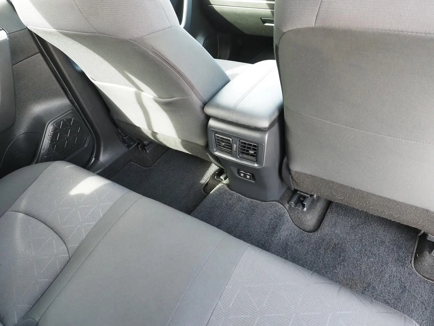 2020 Toyota RAV4 Gallery Image 19