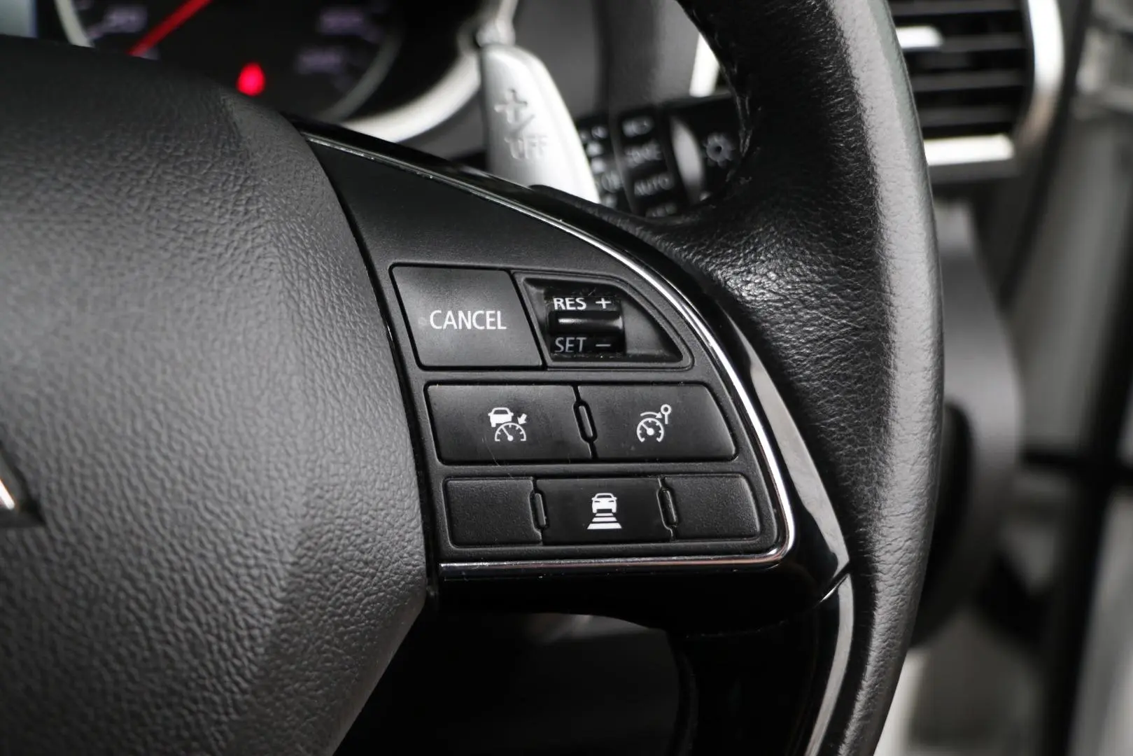 2019 Mitsubishi Eclipse Cross Gallery Image 18