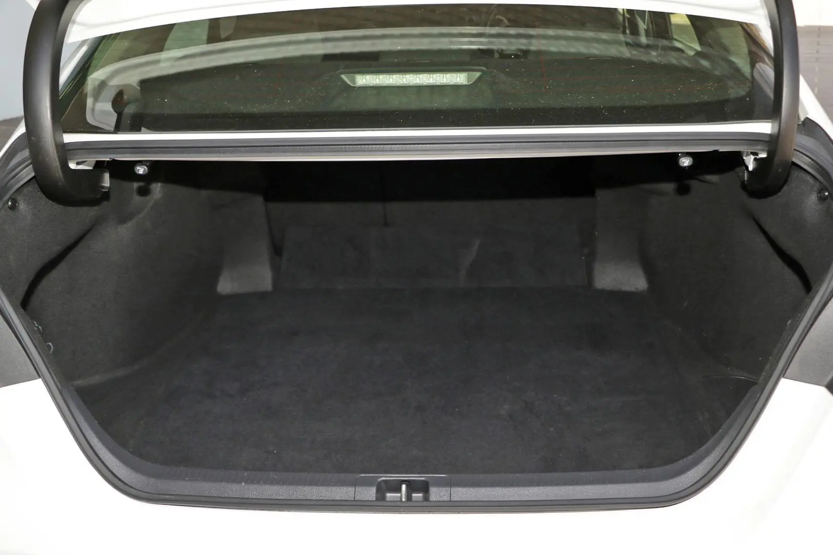 2020 Toyota Camry Gallery Image 21