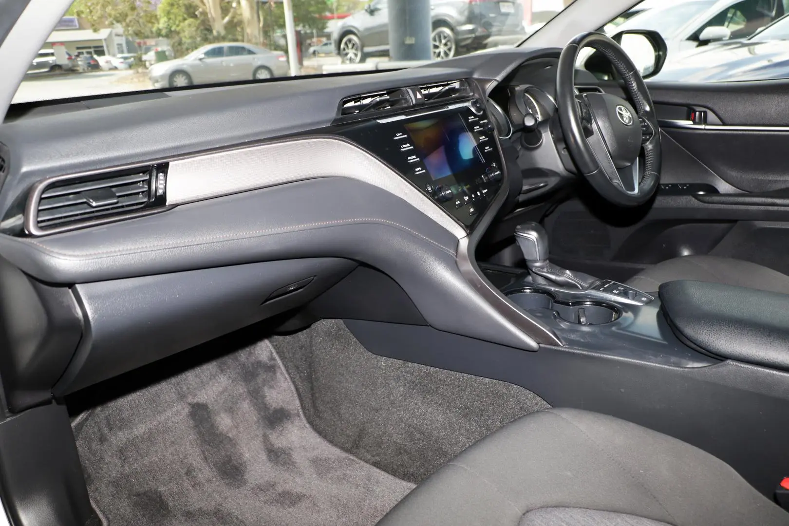 2020 Toyota Camry Gallery Image 7