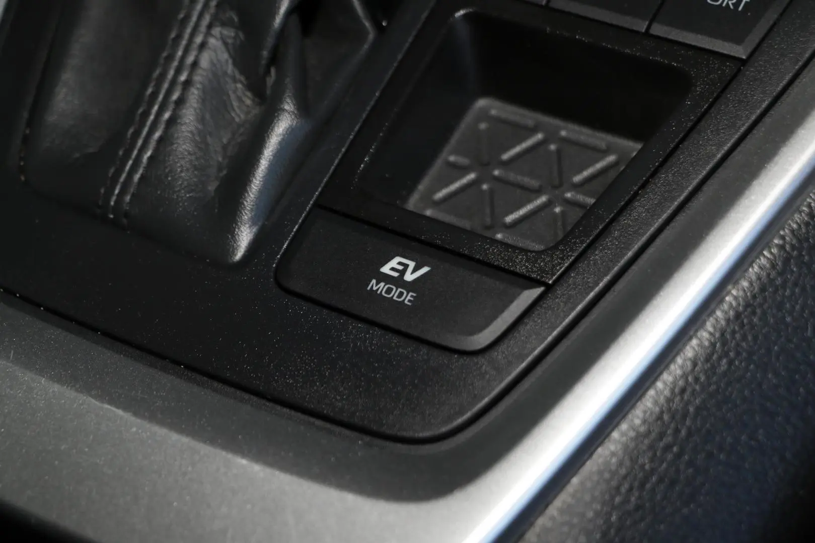 2025 Toyota RAV4 Gallery Image 14
