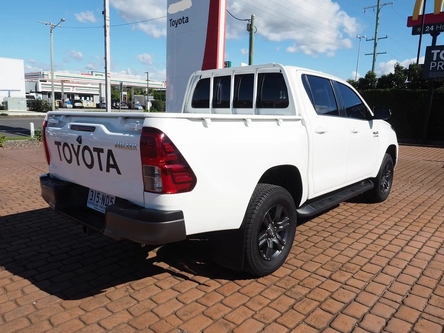 2022 Toyota Hilux Gallery Image 5