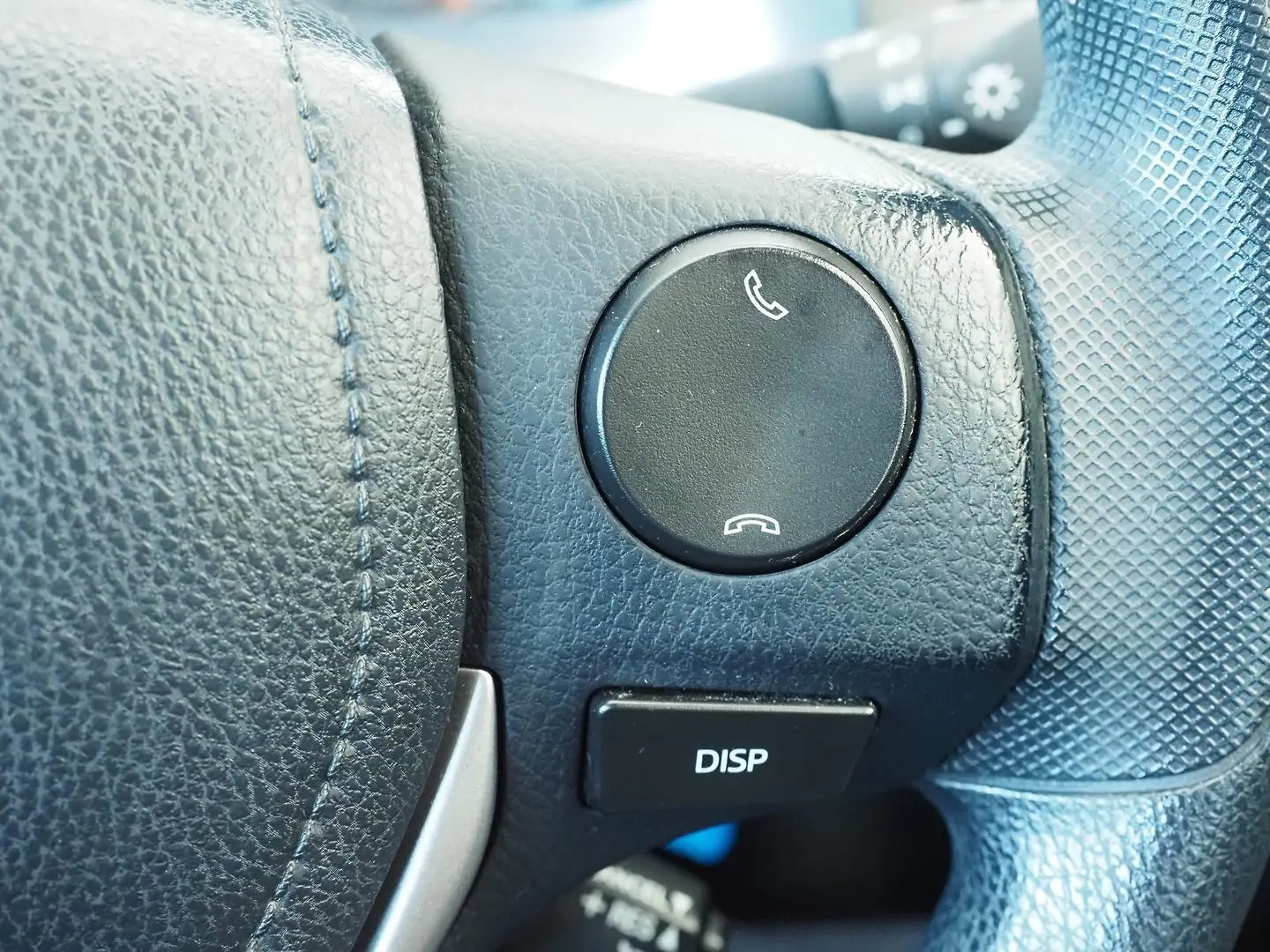 2017 Toyota RAV4 Gallery Image 28