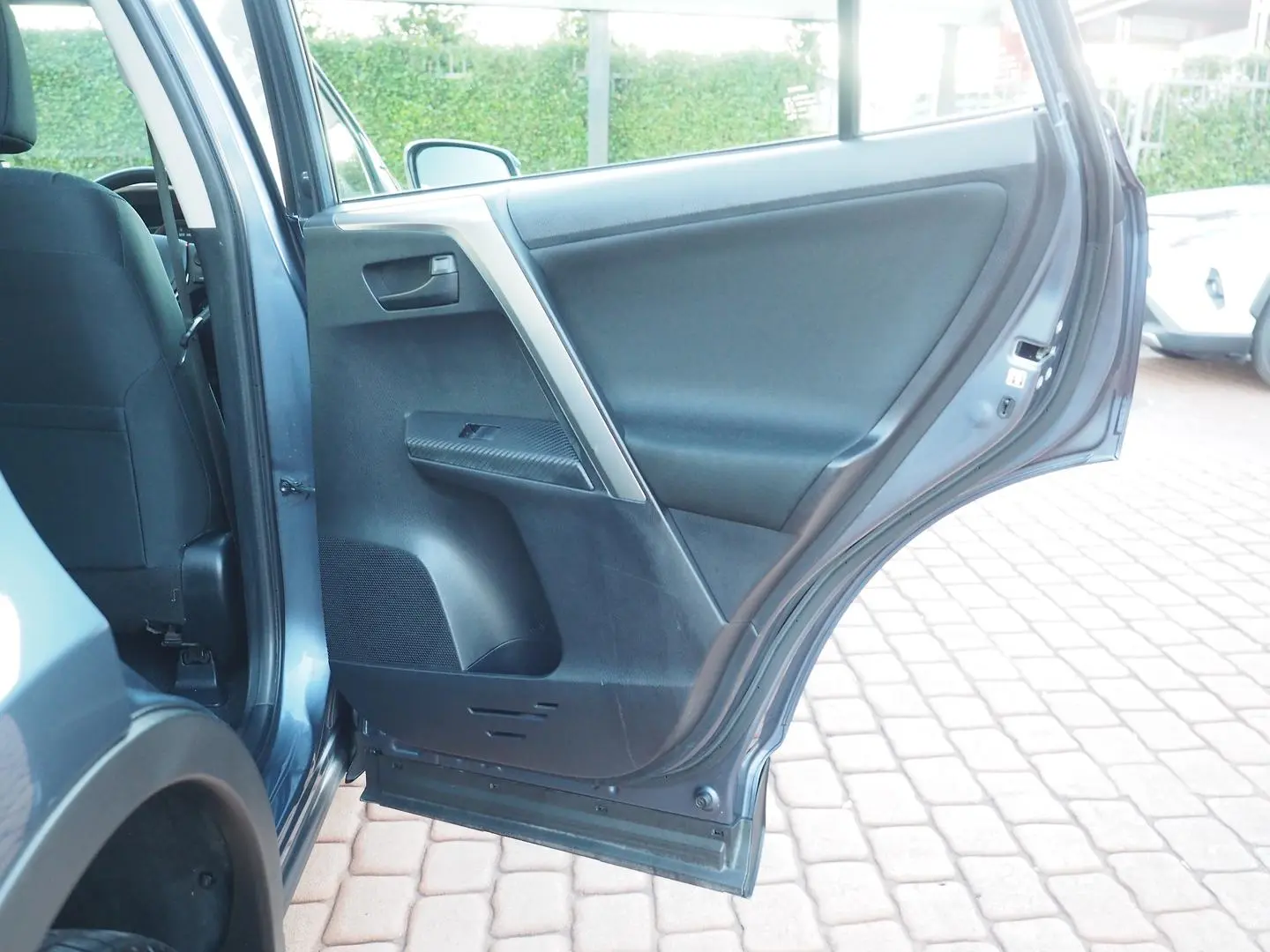 2013 Toyota RAV4 Gallery Image 18