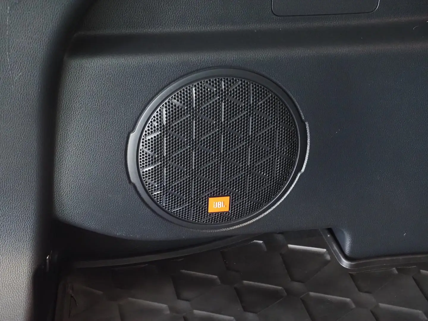 2021 Toyota RAV4 Gallery Image 18