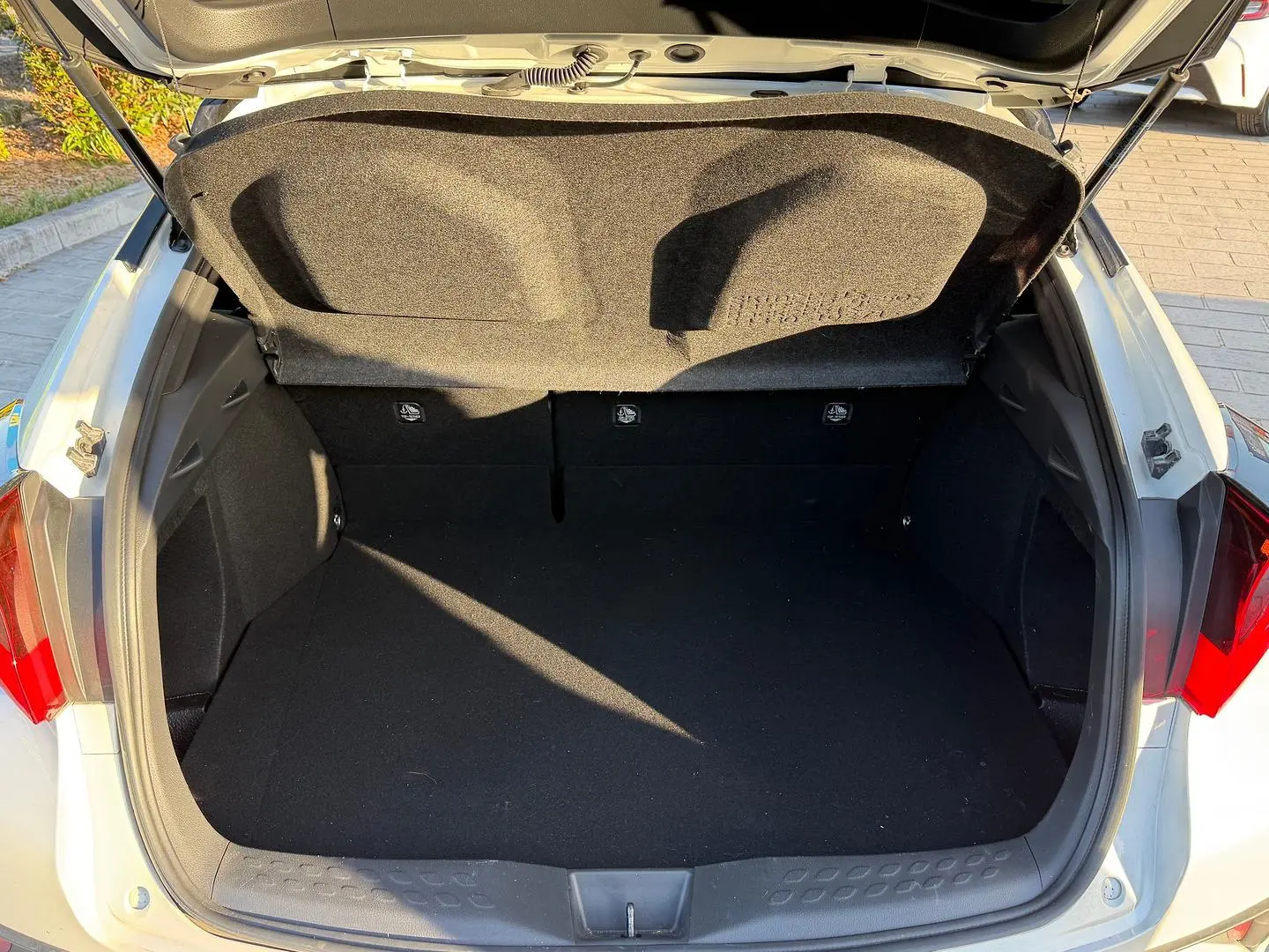 2022 Toyota C-HR Gallery Image 9