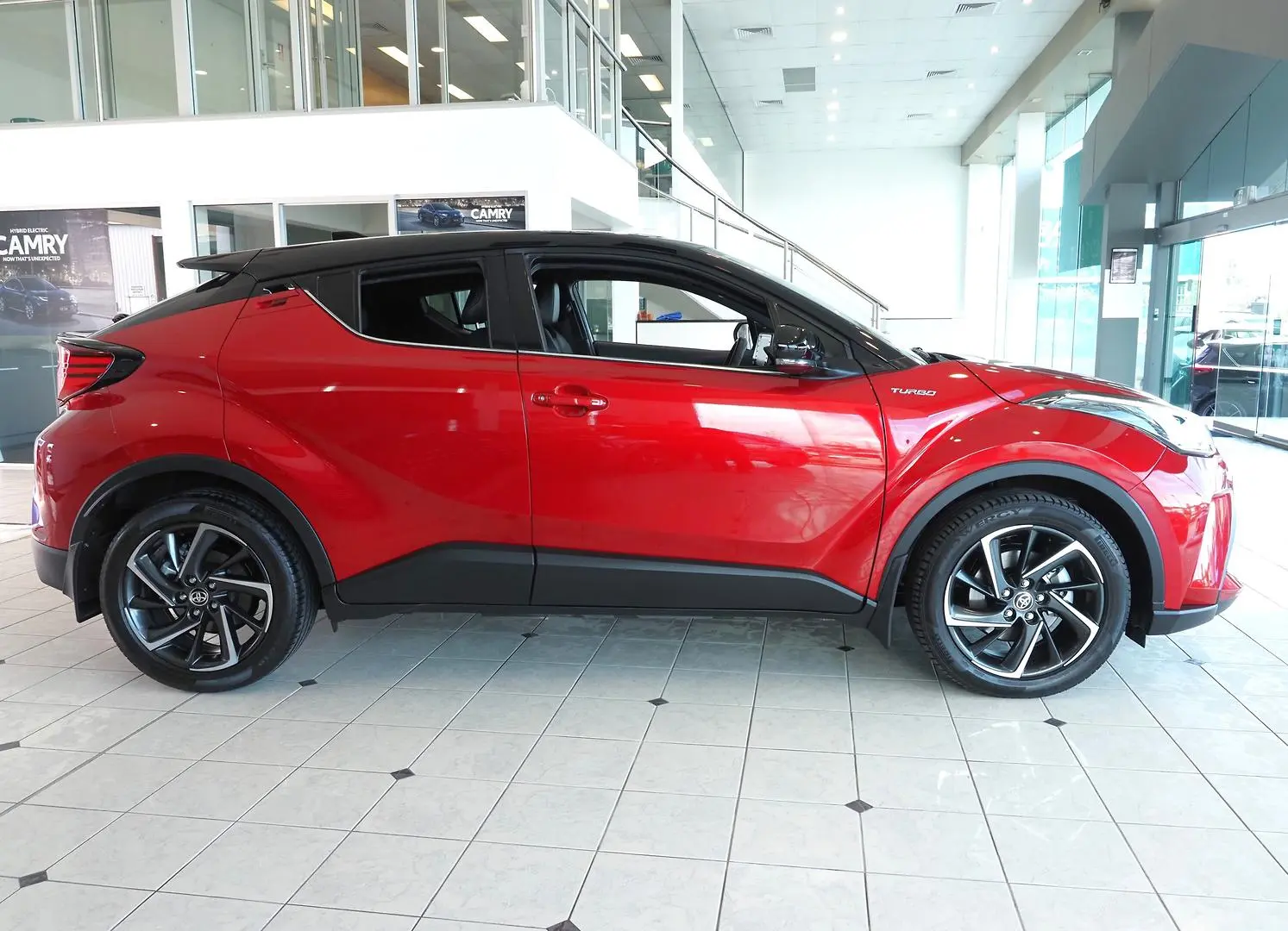 2021 Toyota C-HR Gallery Image 7
