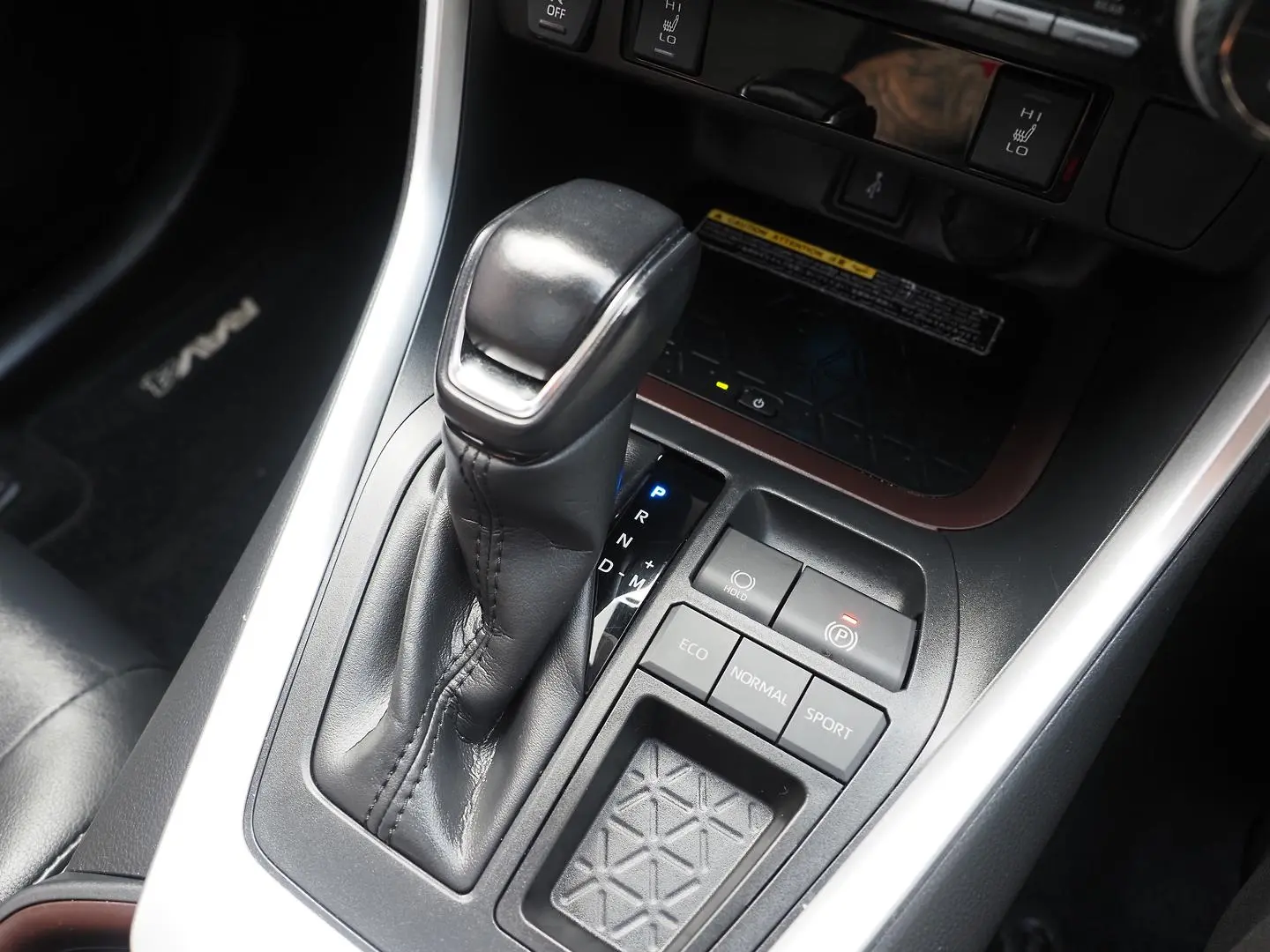 2020 Toyota RAV4 Gallery Image 21