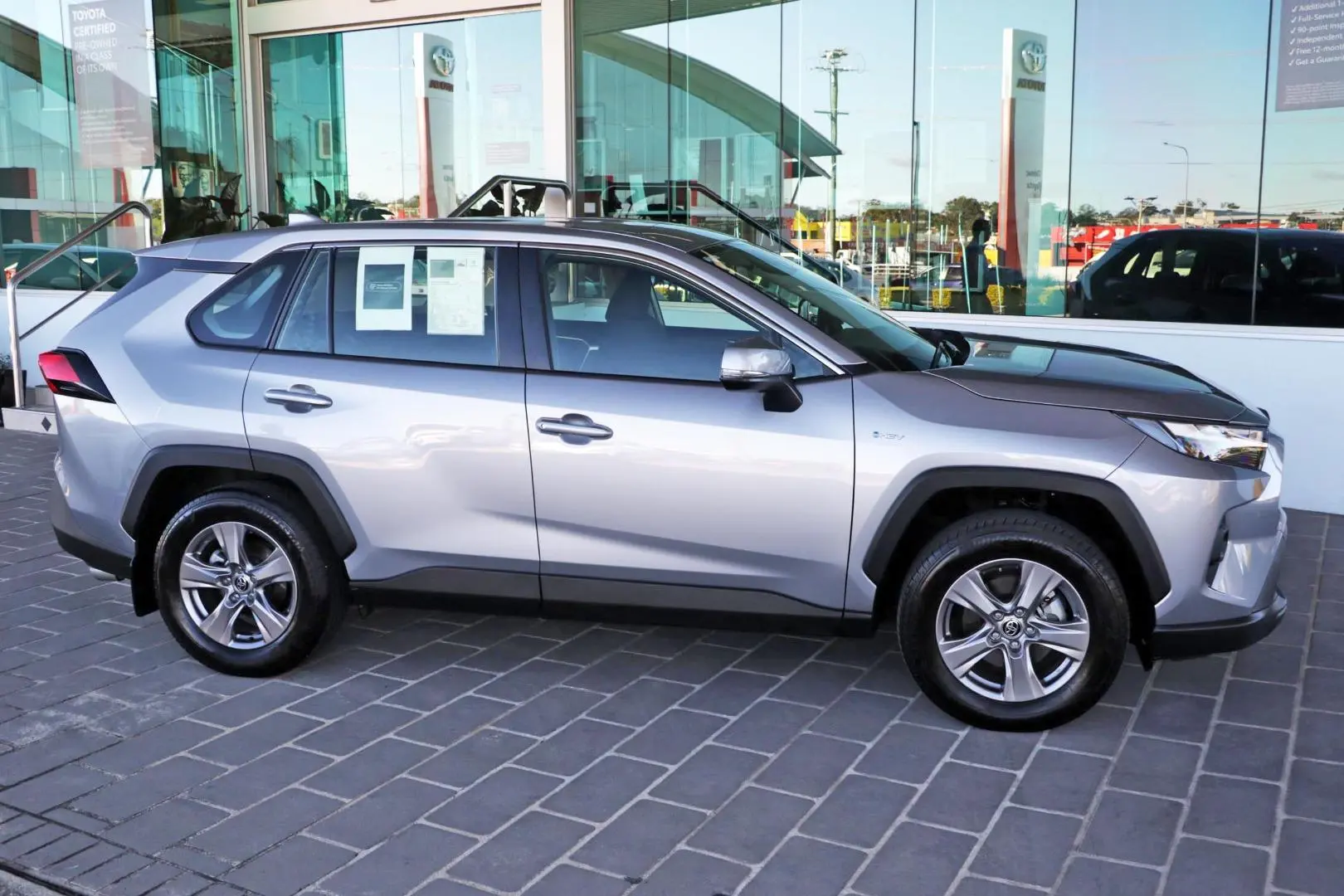2025 Toyota RAV4 Gallery Image 6