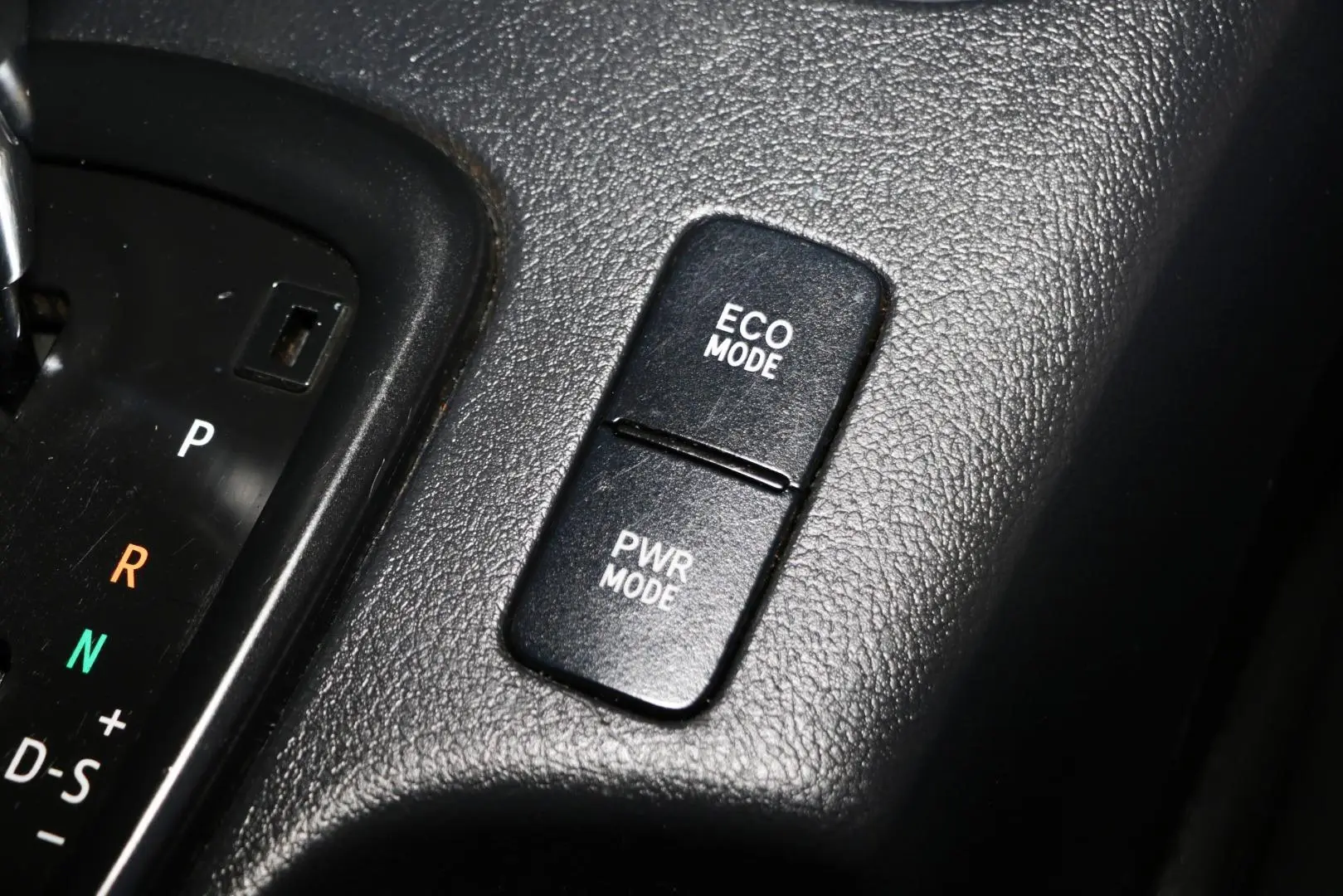 2019 Toyota Hilux Gallery Image 18