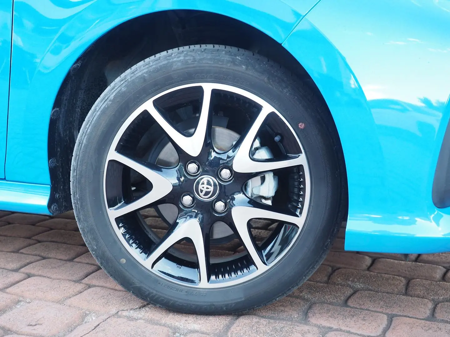 2021 Toyota Yaris Gallery Image 13