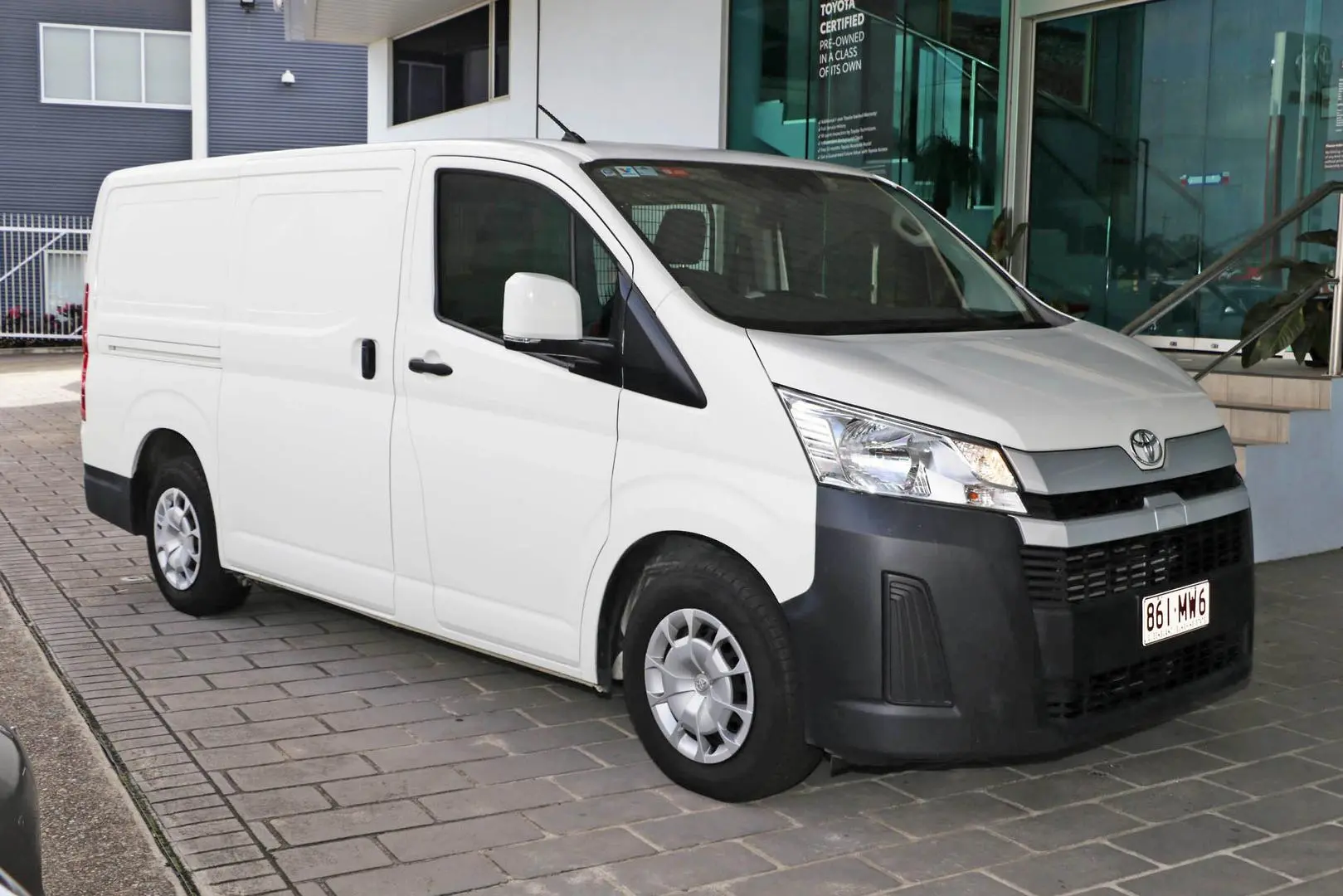 2019 Toyota Hiace Gallery Image 7