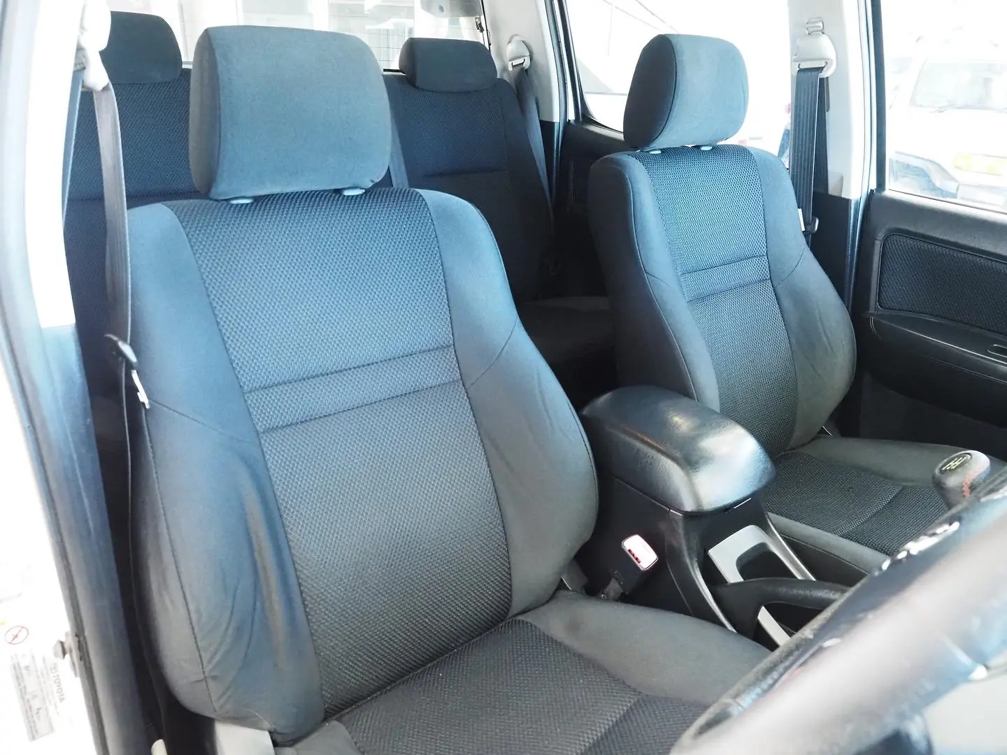 2015 Toyota Hilux Gallery Image 12