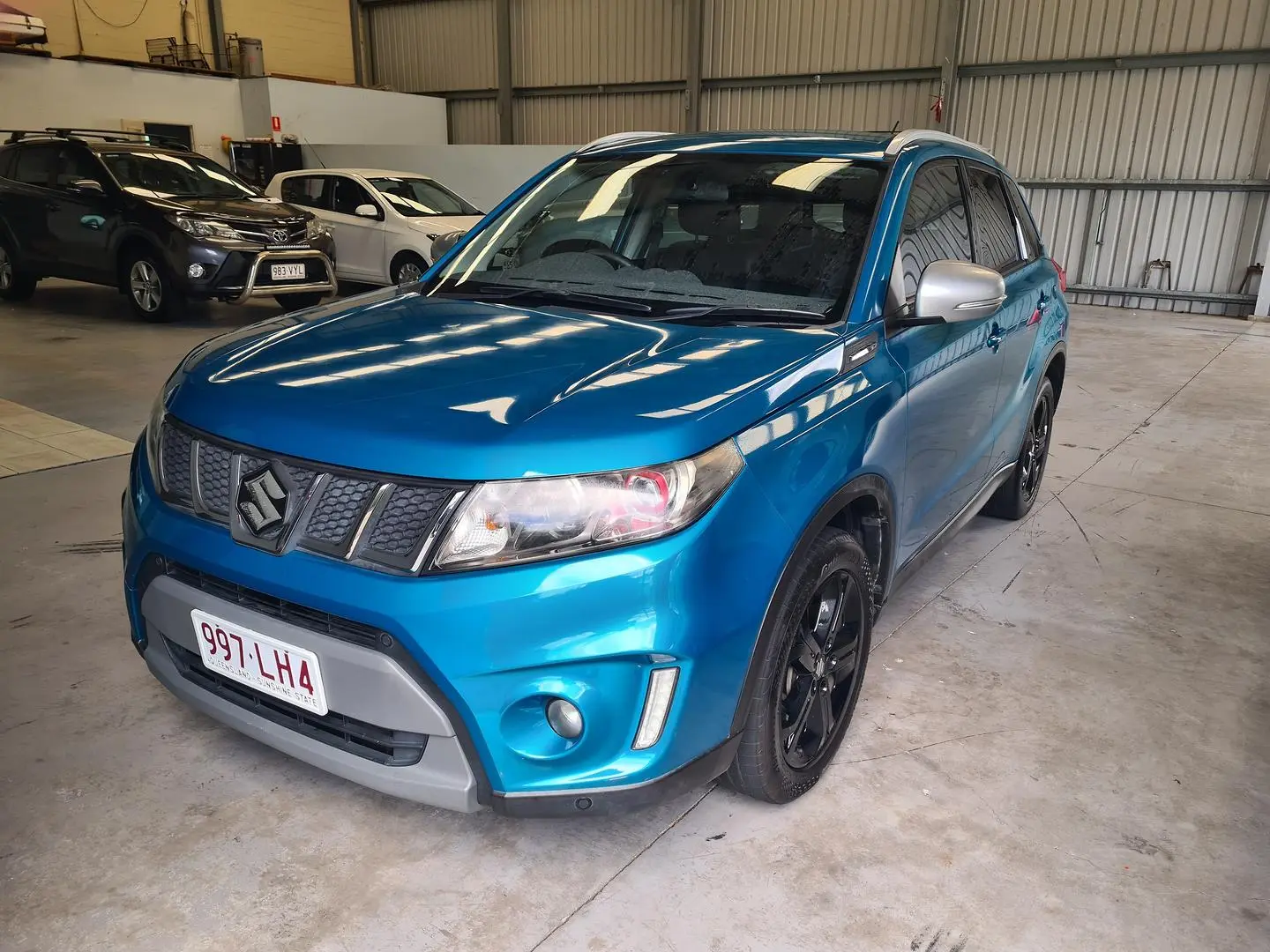 2017 Suzuki Vitara Image 1