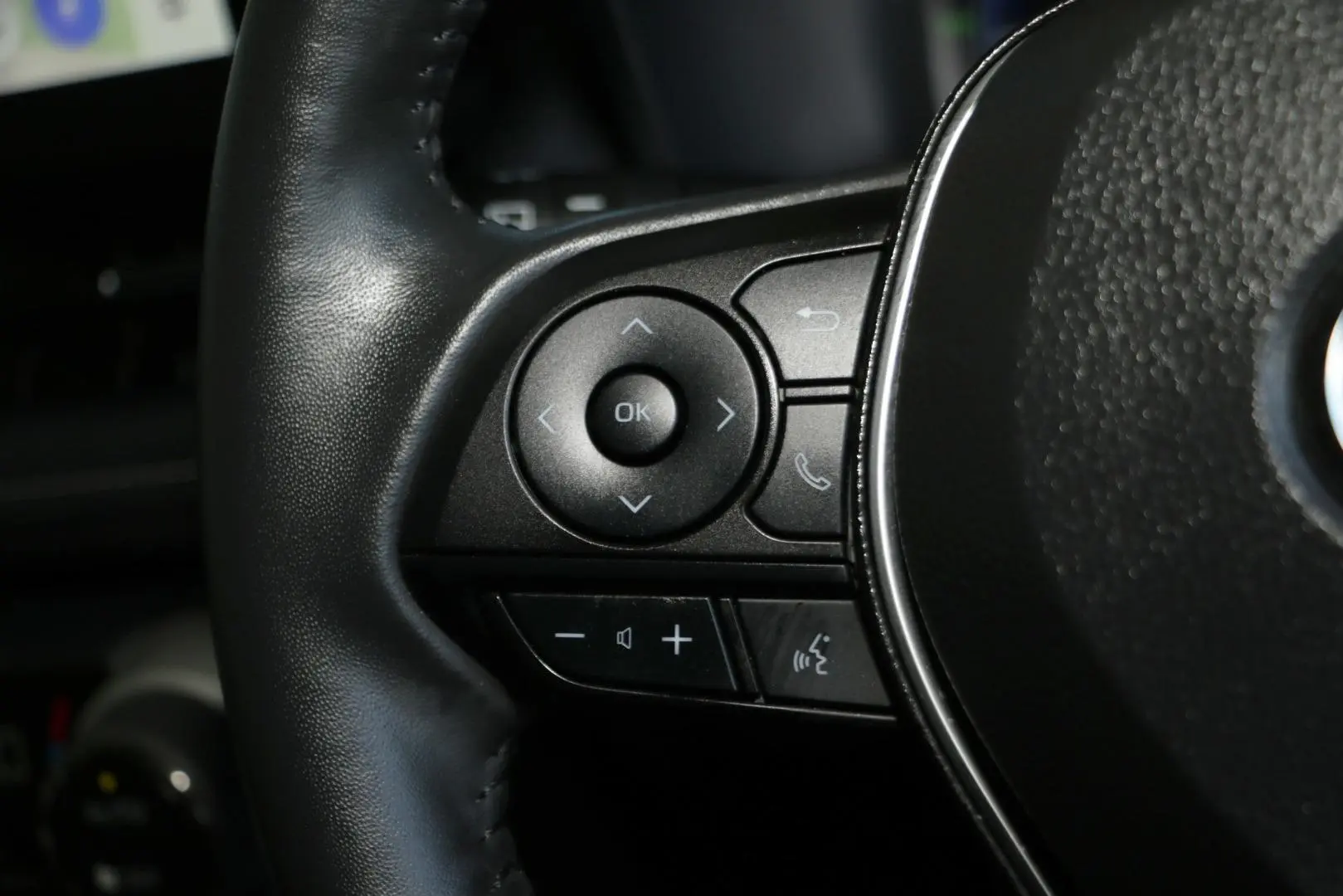 2024 Toyota RAV4 Gallery Image 17