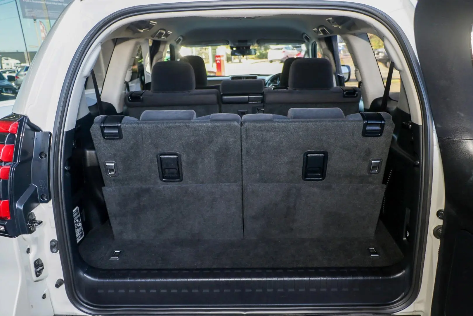 2023 Toyota Landcruiser Prado Gallery Image 23